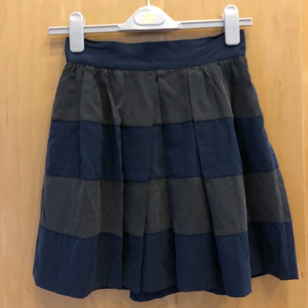 BCBG Pleated skirt